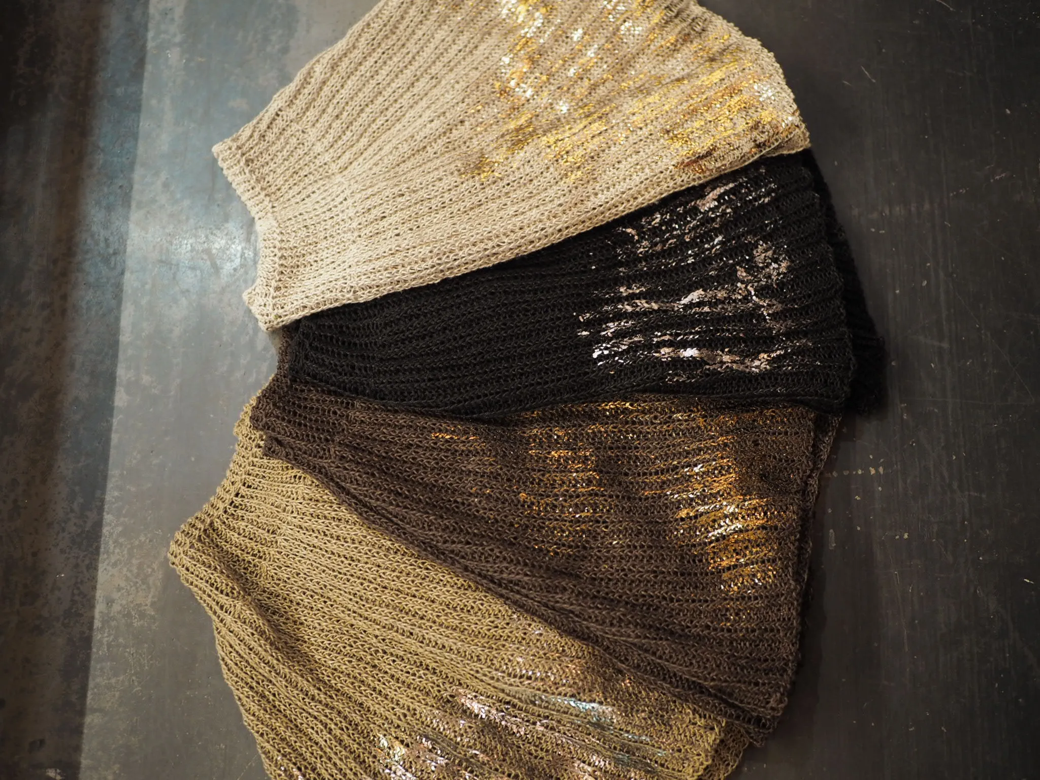 Hand knit shrug (Linen) w/ foil print - Mocca