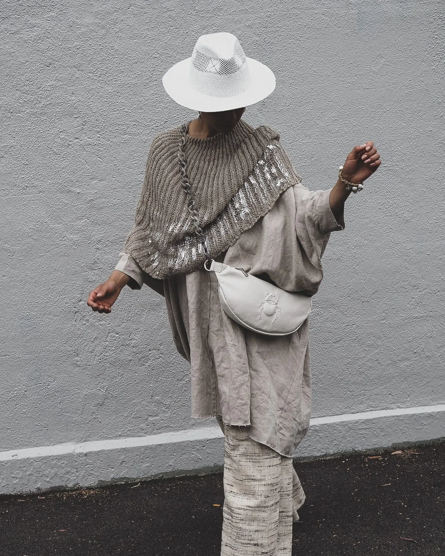 Hand knit shrug (Linen) w/ foil print - Mocca