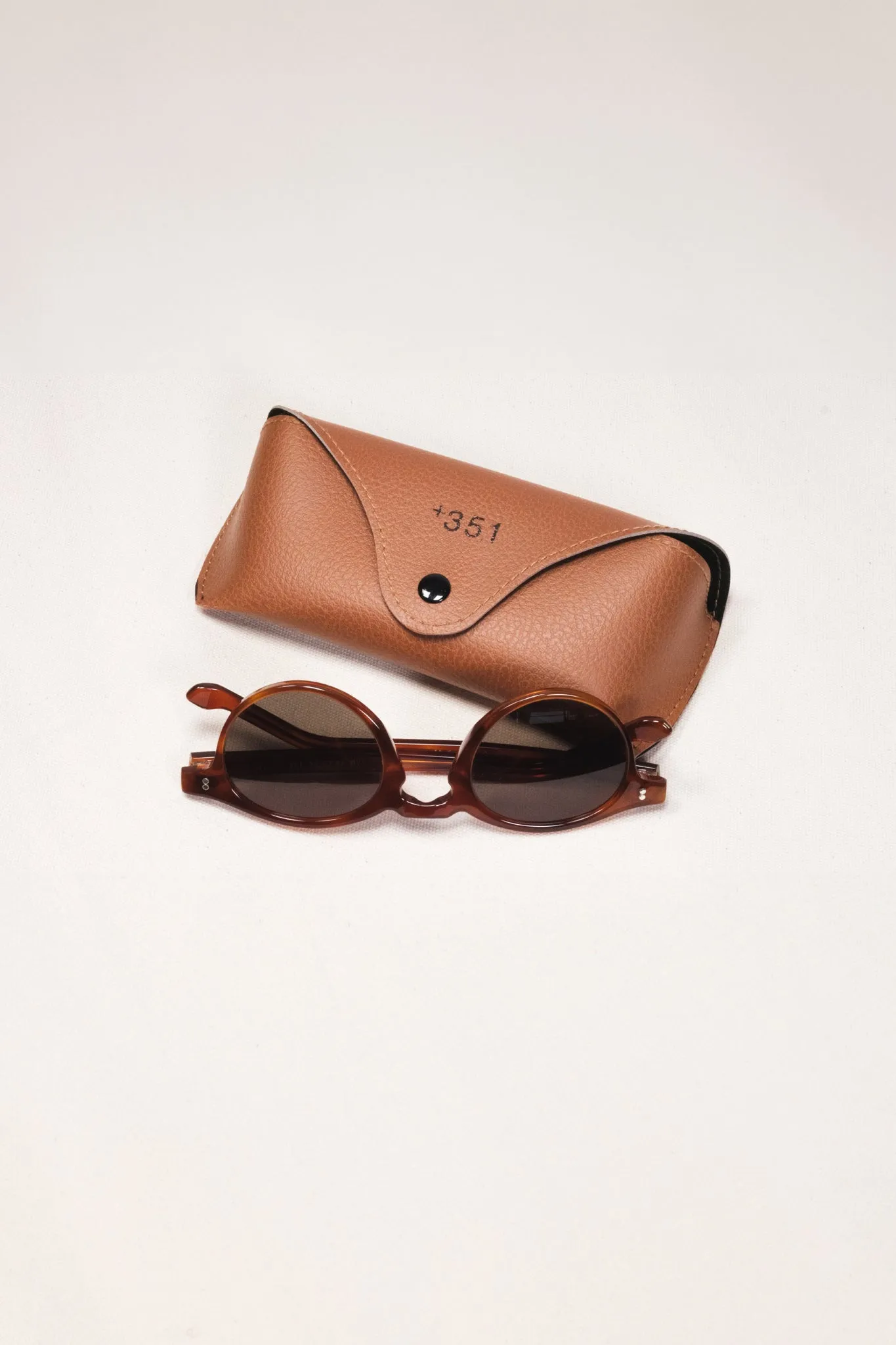 SUNGLASSES SAM BROWN